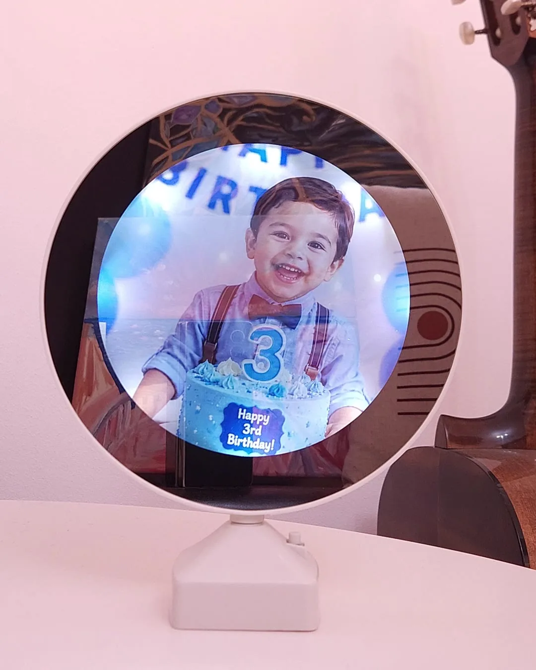 Oglinda personalizata cu poza unui baietel, cadou de botez cu LED cald