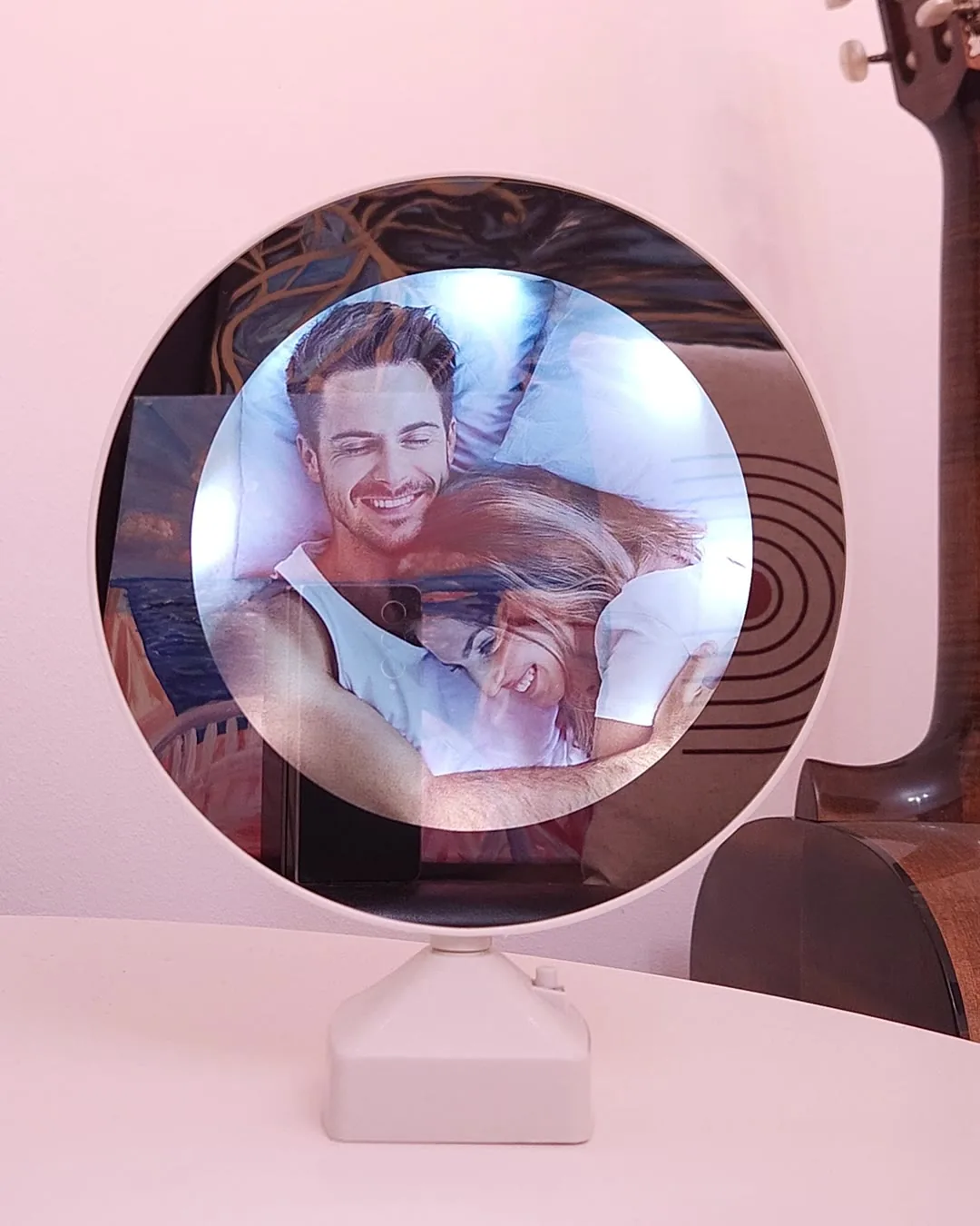 Oglinda personalizata cu poza de cuplu, cadou de Dragobete cu LED cald