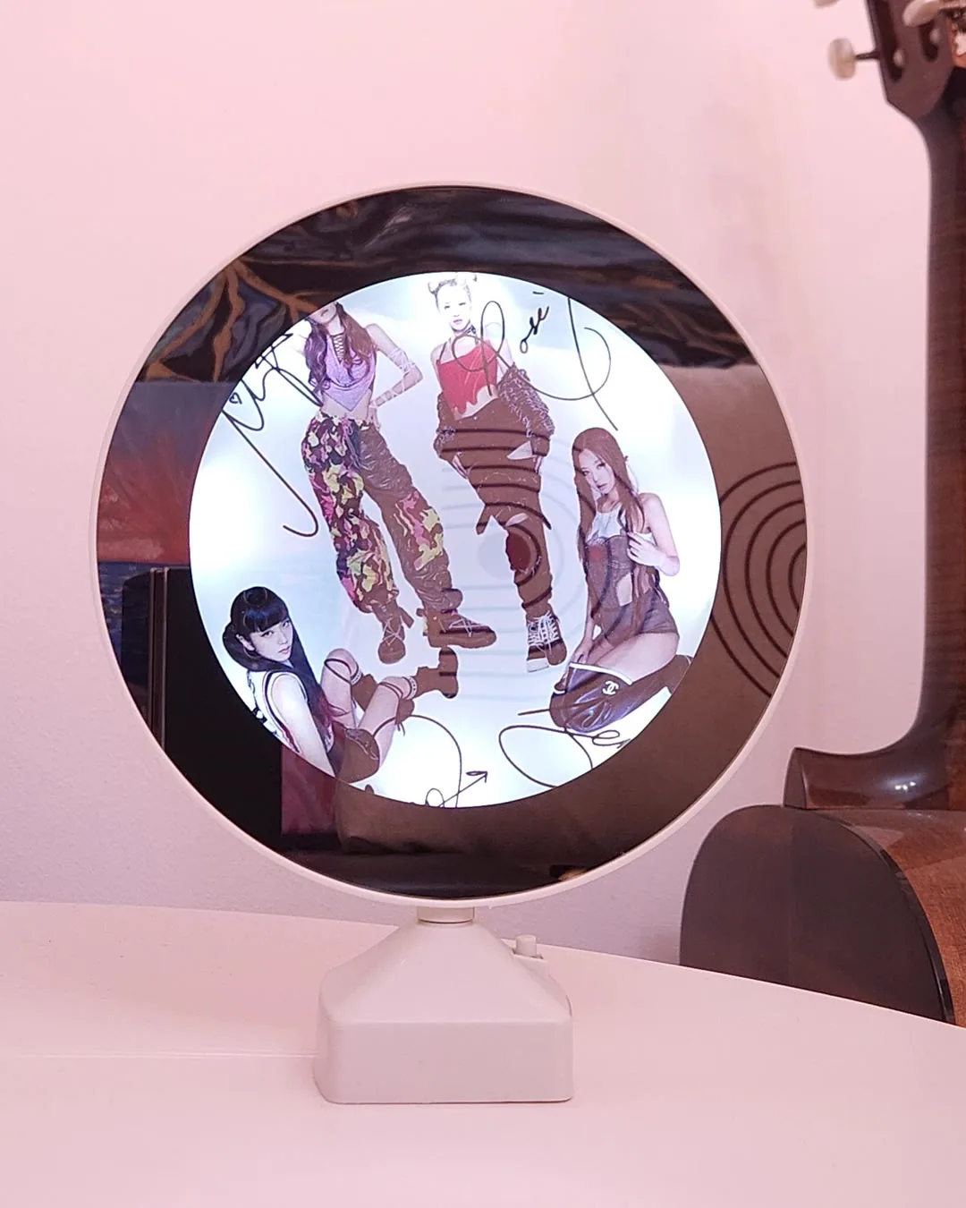Oglinda personalizata cu poza trupei preferate, cadou pentru fani K-pop, aprinsa cu LED