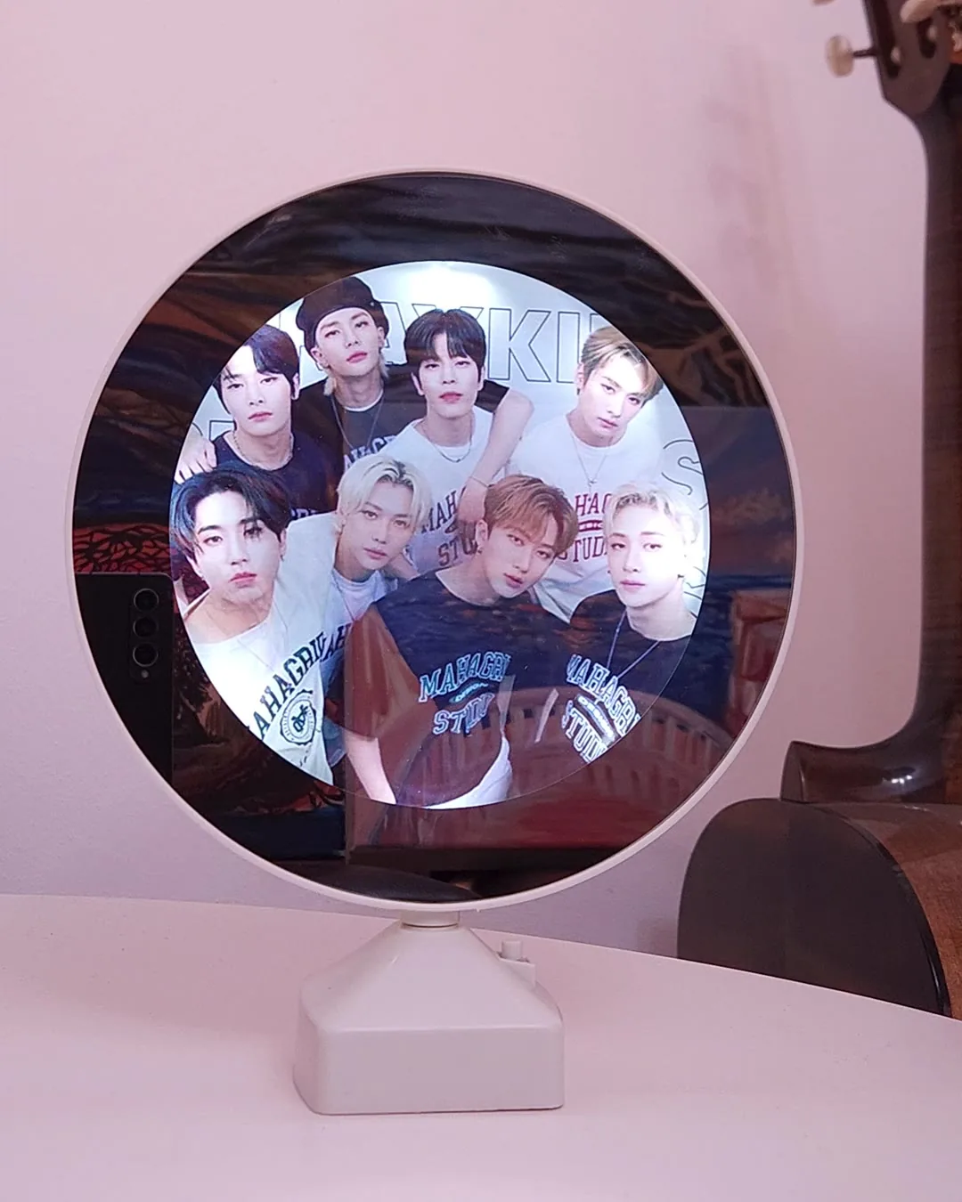 Oglinda personalizata cu poza trupei preferate, cadou pentru fani K-pop, aprinsa cu LED